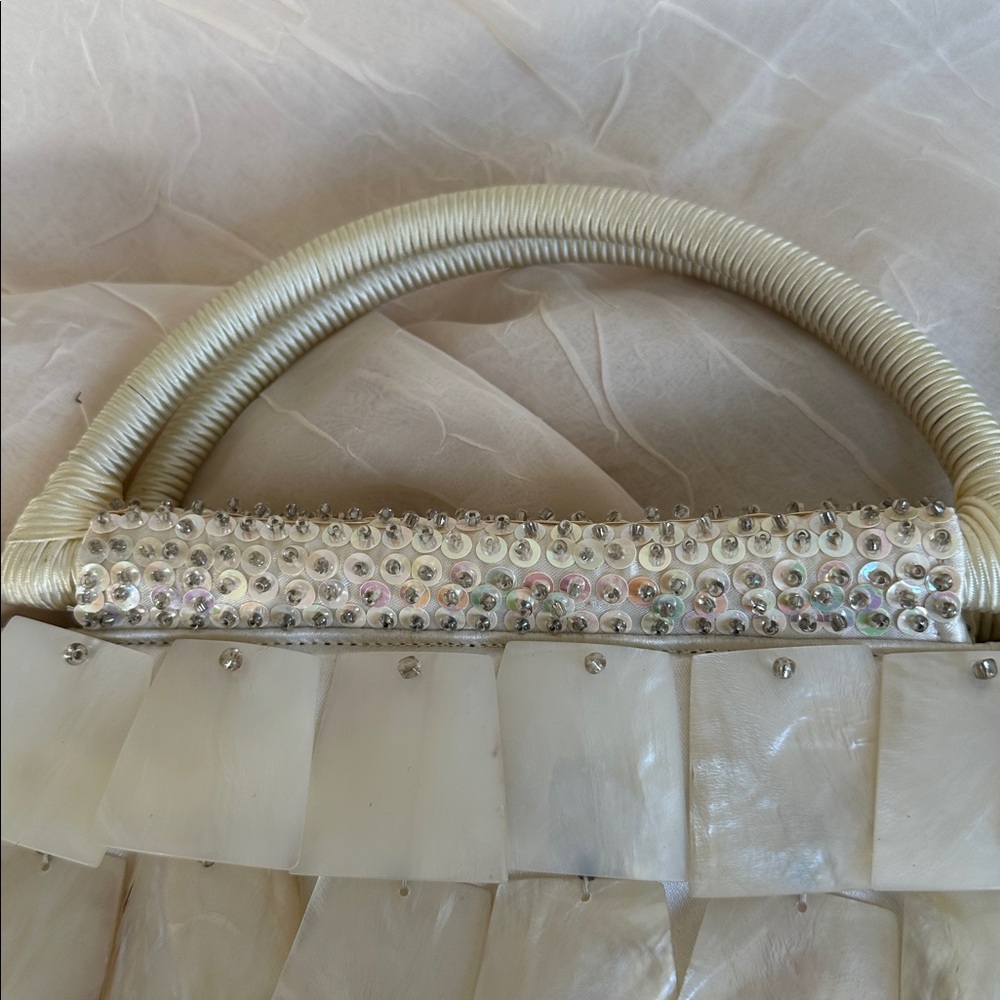 Statement piece genuine mother of pearl purse real pearl - Picture 9 of 12